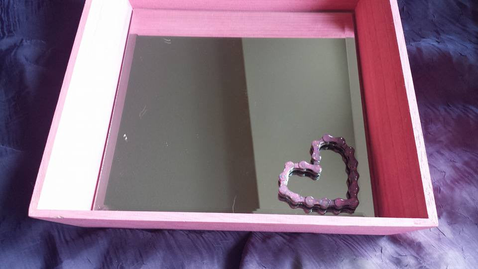 Re:Cycled Serving Tray - Pink with Mirror and Chain Heart
